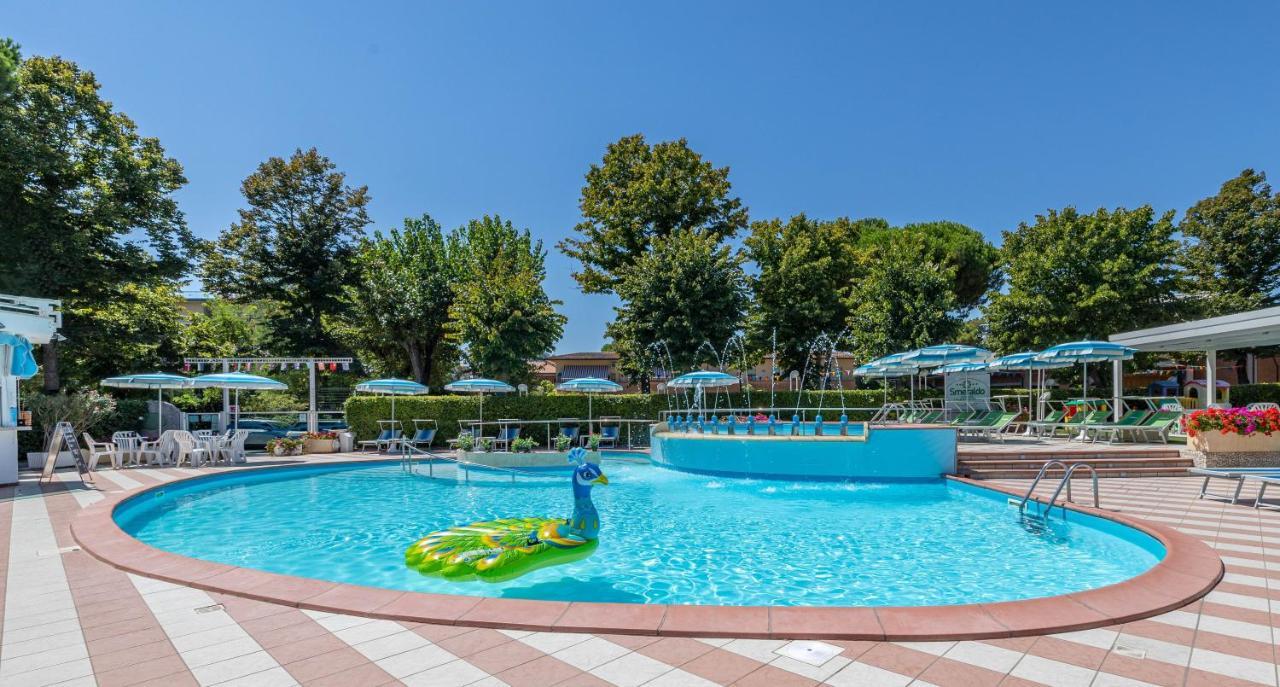 Hotel Smeraldo Cesenatico Exterior photo