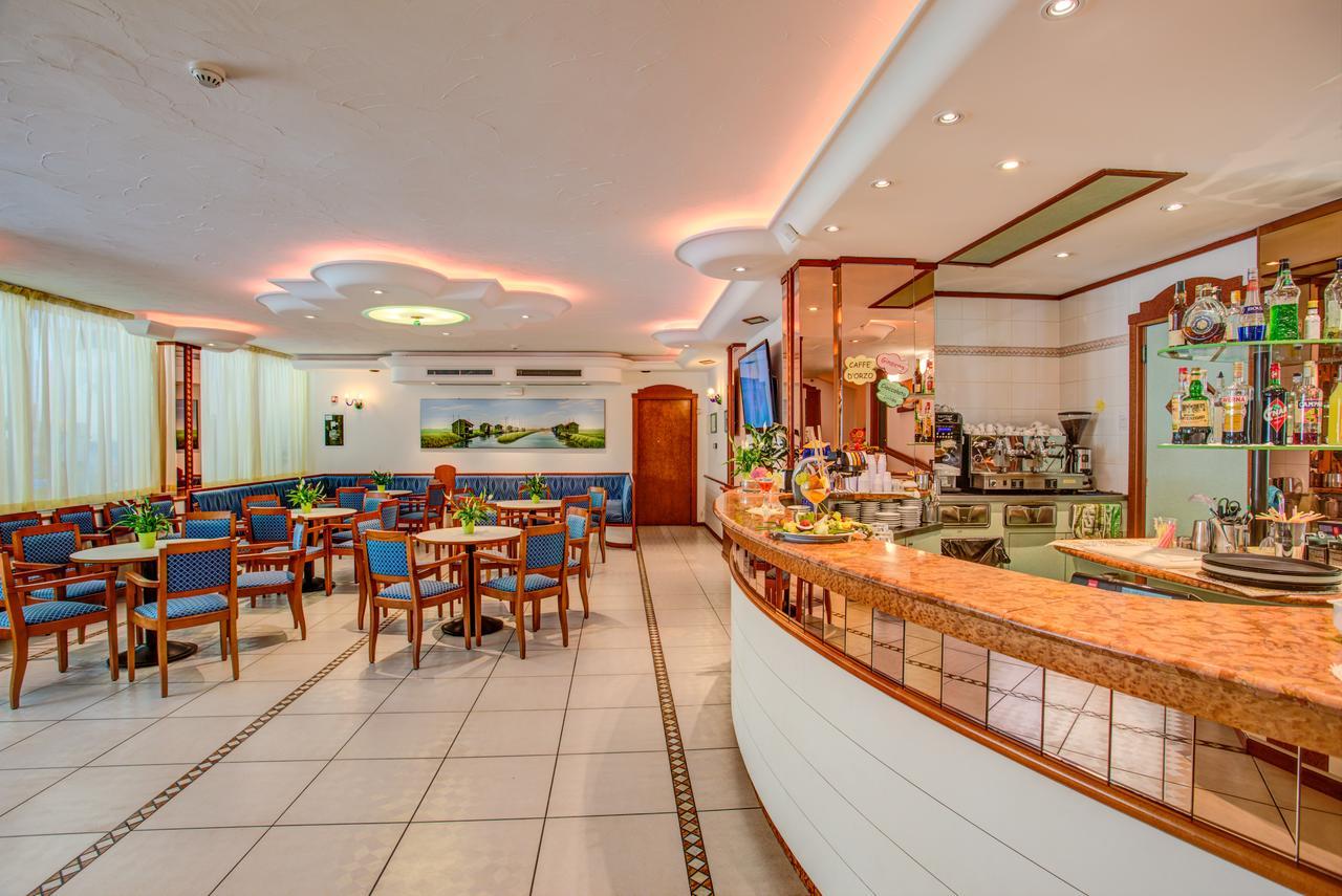 Hotel Smeraldo Cesenatico Exterior photo